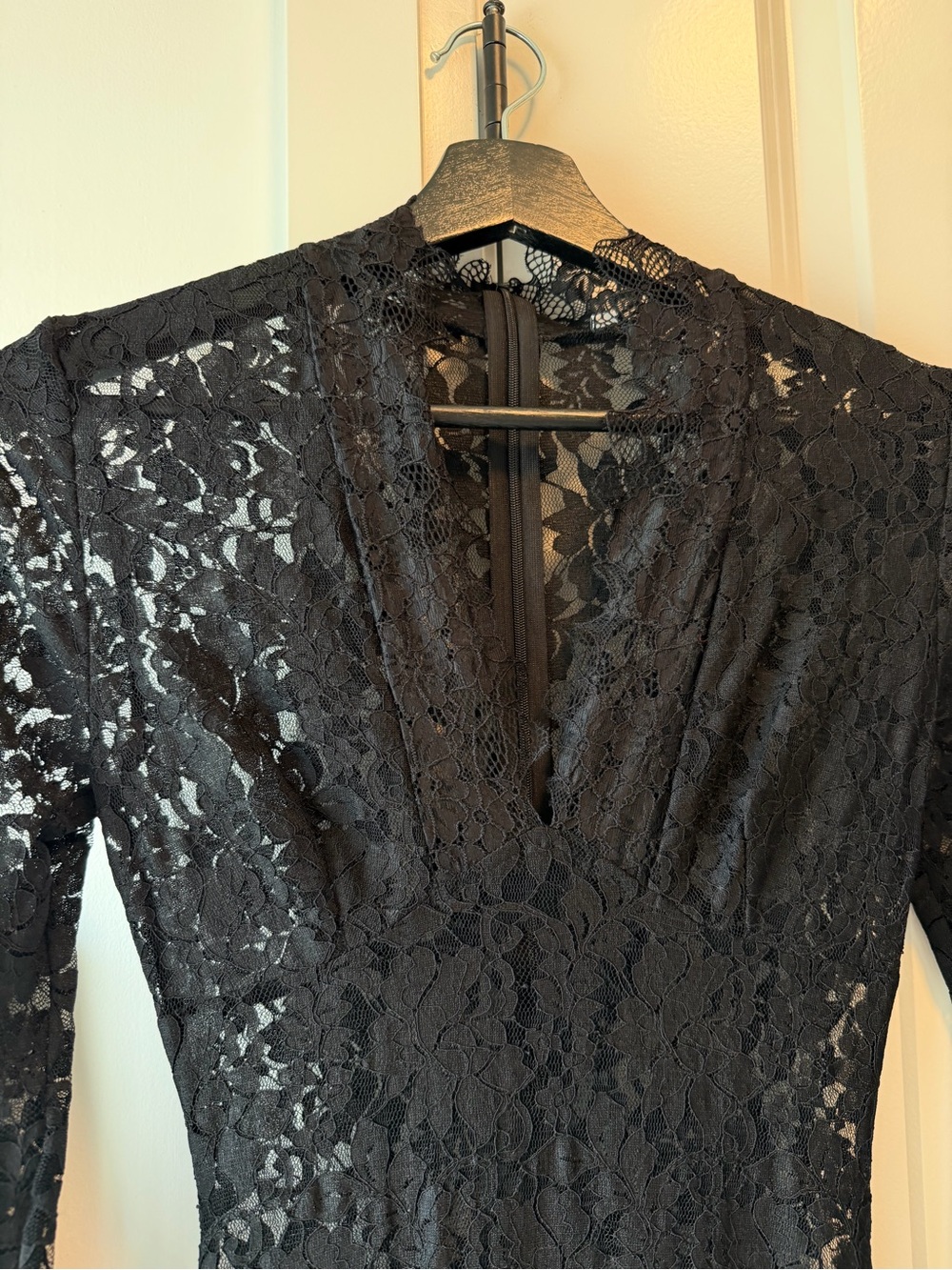 Black Lace Long-Sleeve Maxi Dress - Picture 3 of 8